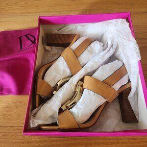 Beautiful brand new never worn DVF Padme sandals size 9.5 (also fits 9)